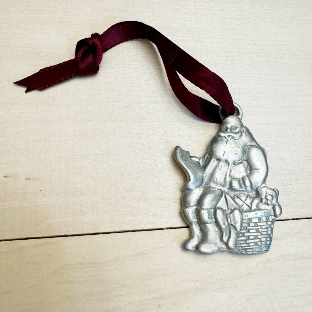 Vintage 1992 Longaberger Pewter Santa Claus Father Christmas Ornament